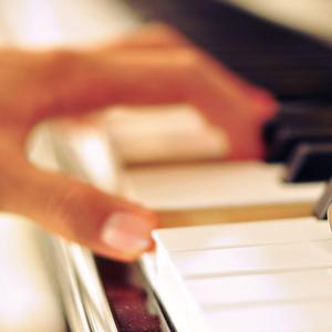 老师❌开腿让我爽一夜动漫
